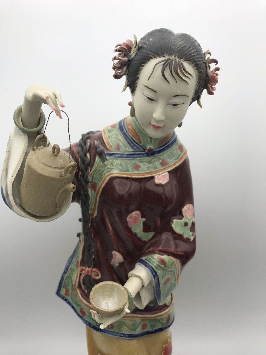 Ornate Pair of Shiwan Porcelain Chinese Tea Ritual Lady Figurines 4