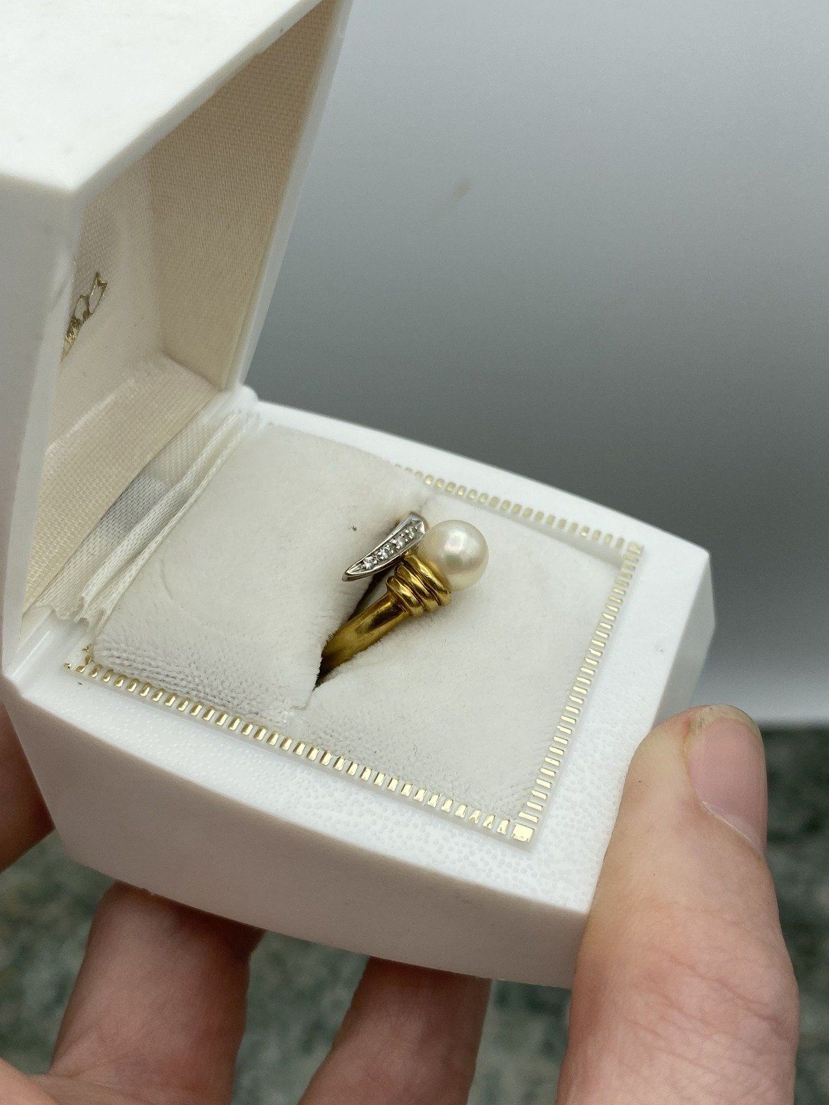 18k Gold Diamond + Pearl Bypass Ring 5