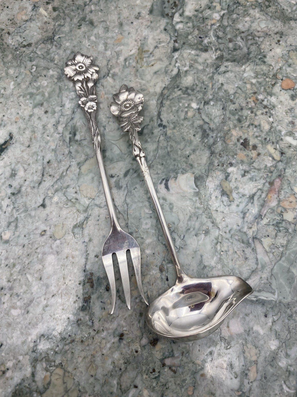 Silver Plated Reed & Barton 2pc Floral Figural Specialty Serving Utensils 5