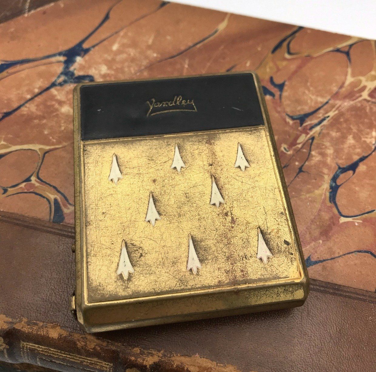 Vintage Yardley Powder and Lipstick Art Deco Compact 7