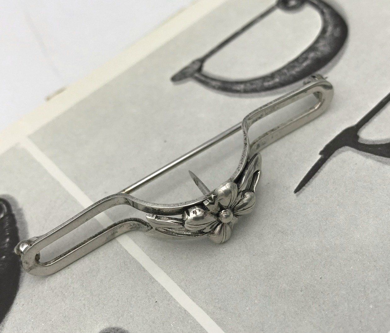C.1940s Sterling W.E. Richards Co. Edwardian Style Scarf Brooch 6