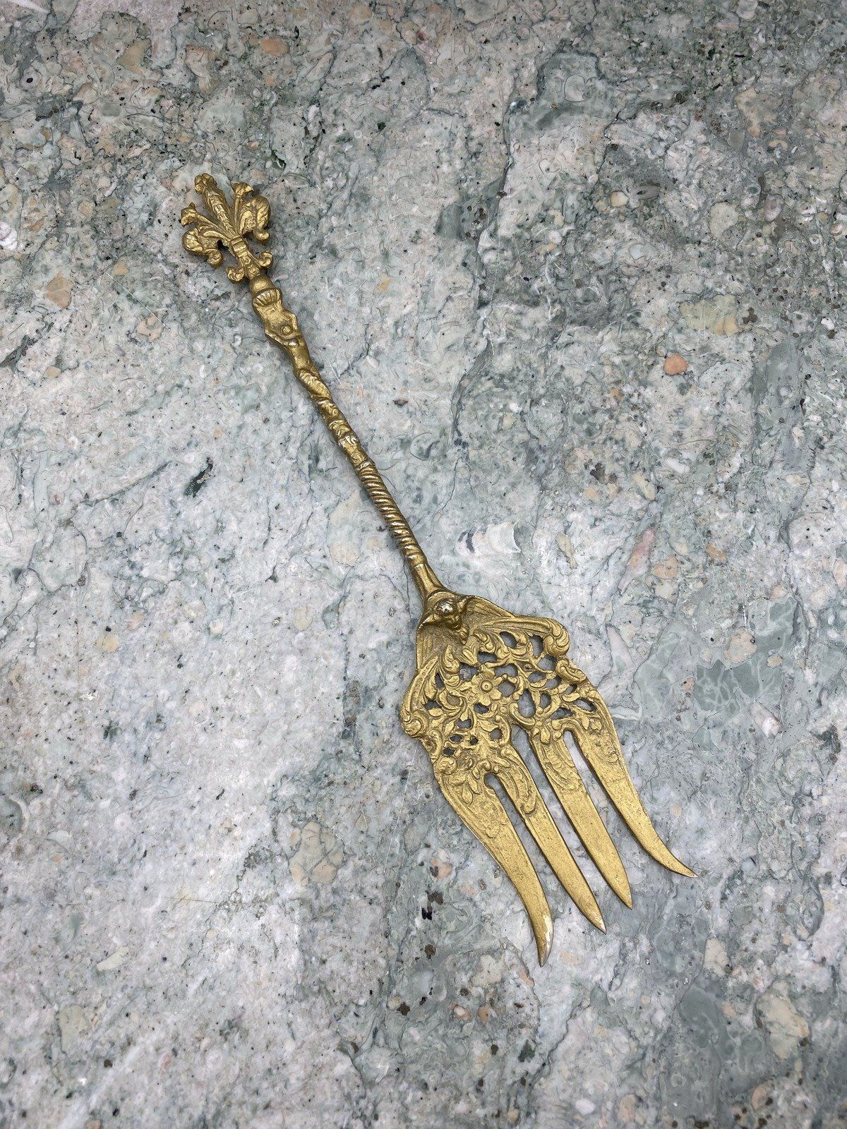 Gilt Painted Margro Italian Pewter Repousse Fleur De Lis Cherub Serving Fork 5