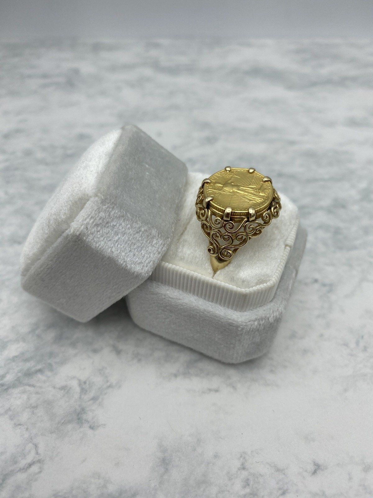 14K Gold Ring with 1/10 oz American Gold Eagle Coin Filigree Setting. Sz. 12.5 4