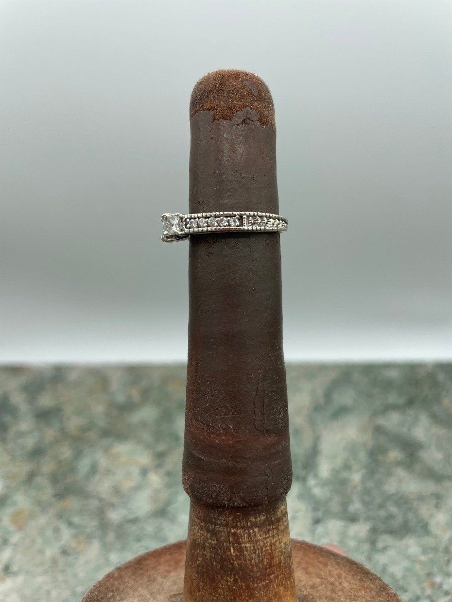 14k White Gold .81ctw Triple Princess Cut Diamond Engagement Ring w Intricately Detailed Band w Appraisal 5