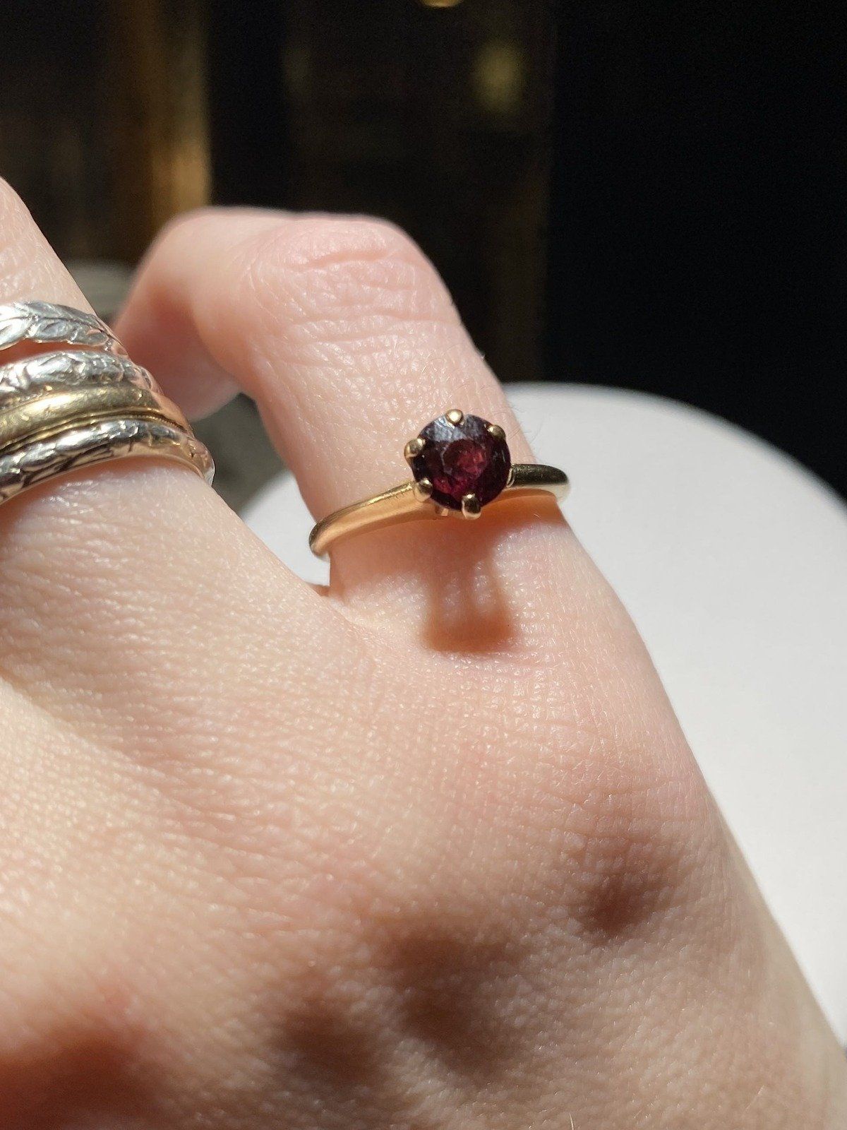 Vintage Minimalistic14k Gold  Sleekly Set Garnet Solitaire Ring 4