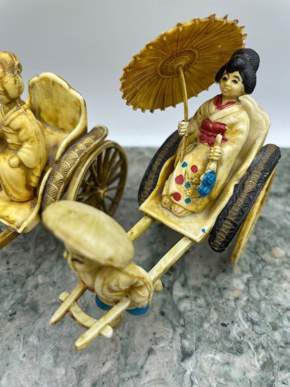 Pair of Vintage Resin Rickshaw Figurine 2