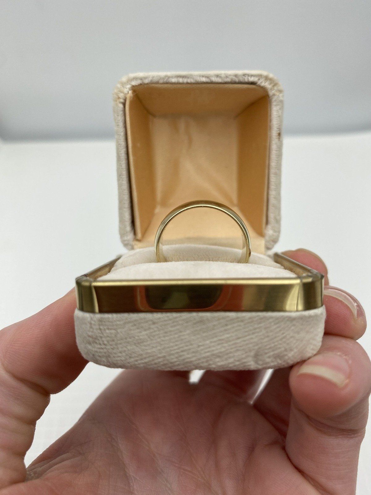 Lovely 14k Gold Wide 7mm Rounded Cigar Ring Band 11