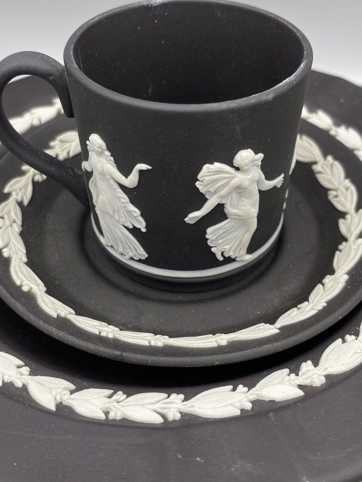 Collectible 3pc B+W Wedgewood Jasperware Demitasse Cup Set 3