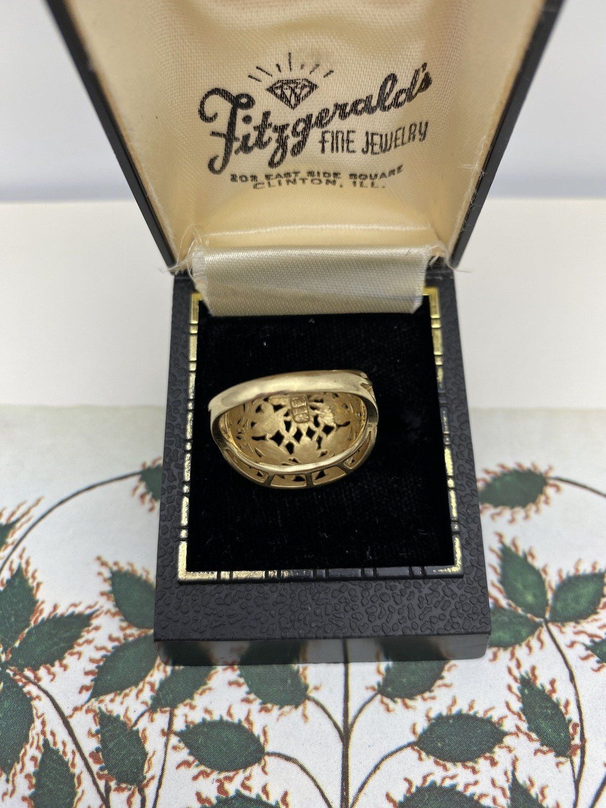 Lovely Reticulated Vintage Italian 14k Gold Acanthus Bombe Ring 4