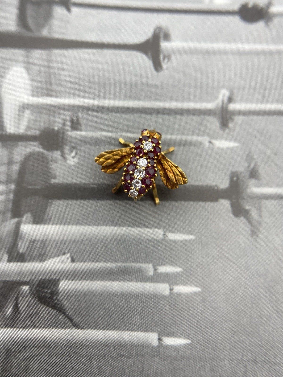 Vintage c.1950s/60s 18k Gold Collectible Designer Herbert Rosenthal Ruby + Diamond Honey Bee Pin #3421 4