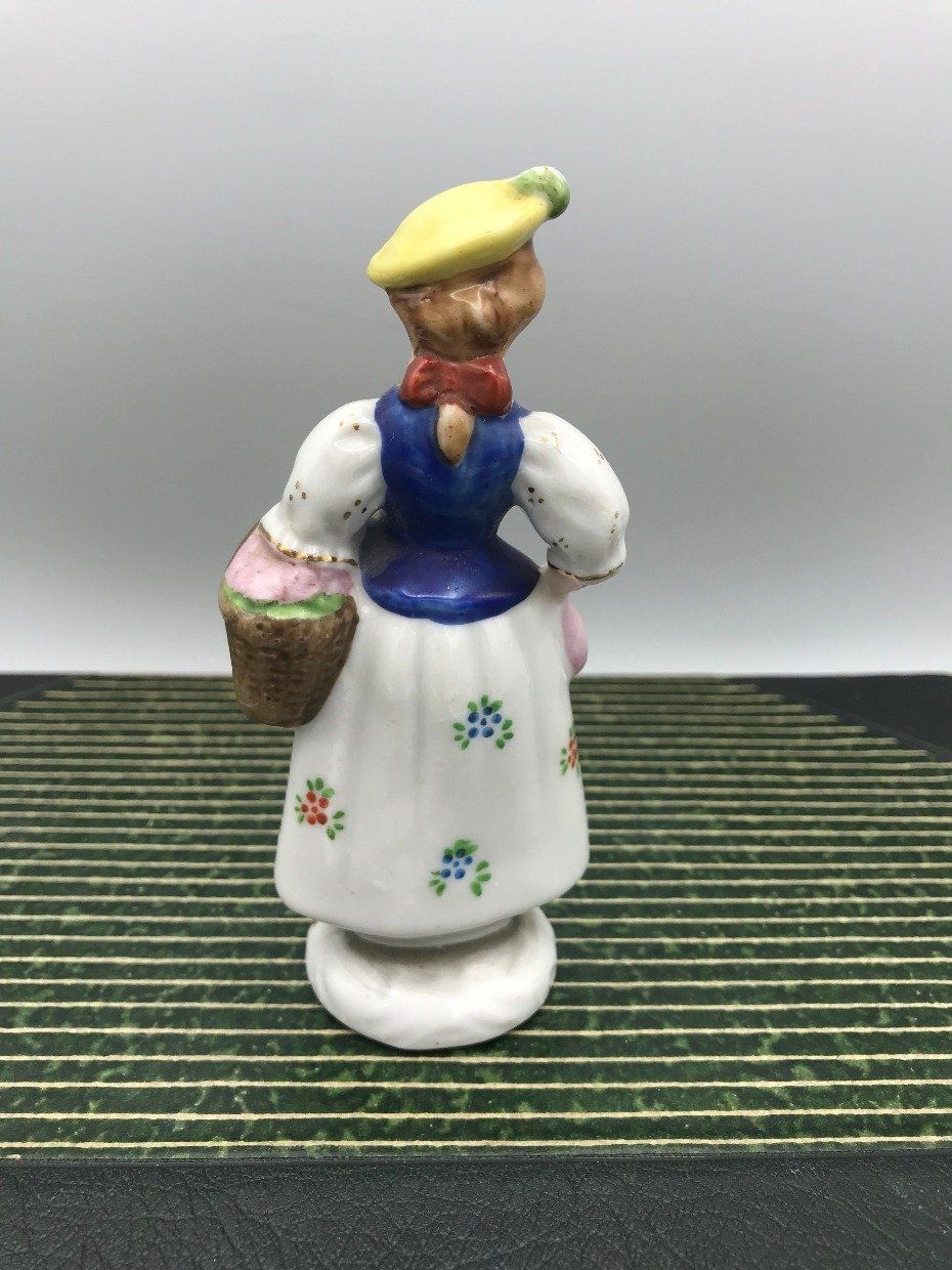 Occupied Japan Porcelain Colonial Lady w Flower Basket Figurine 2