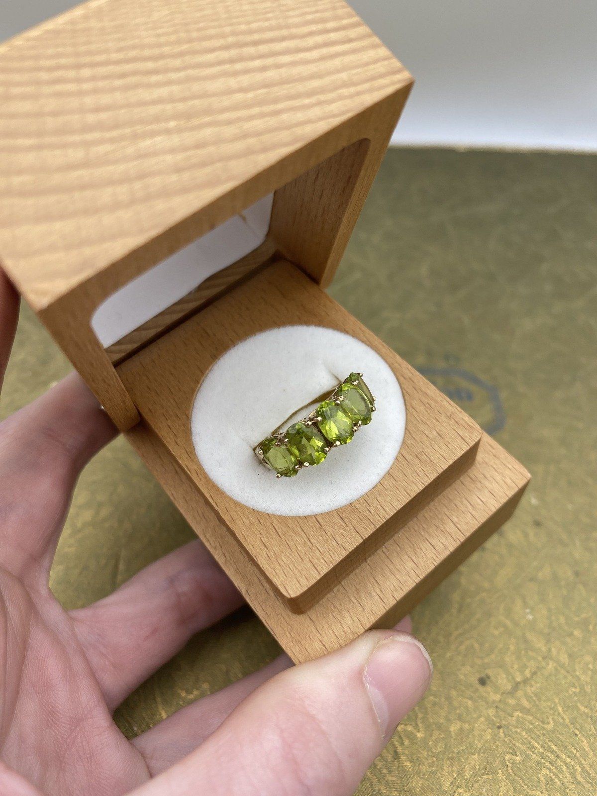 10k Gold Oval Faceted Peridot Ring Band #2163 2