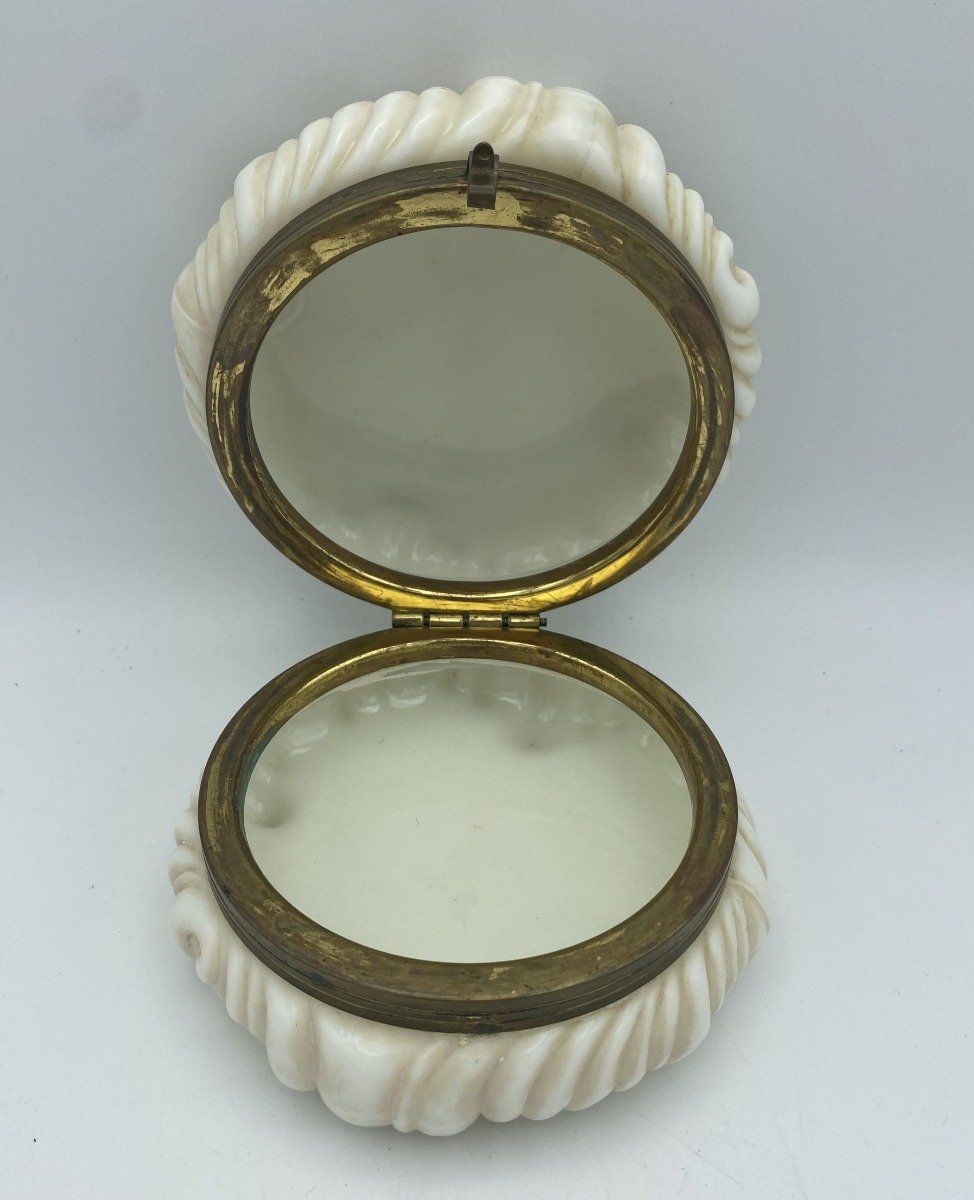 Wavecrest Hand Painted Baroque Shell Dresser/Jewelry Box 3