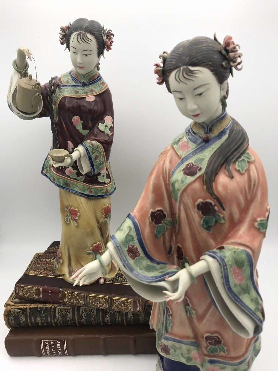 Ornate Pair of Shiwan Porcelain Chinese Tea Ritual Lady Figurines 2