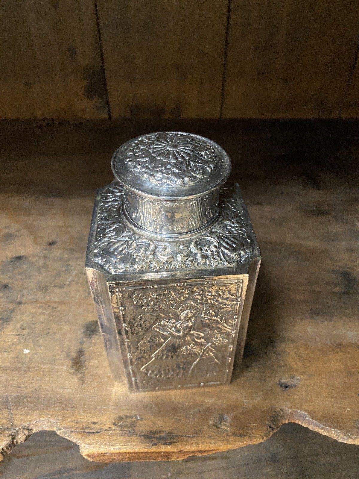 Wallace Silver Plated Pictoral Large Tea/Tobacco Jar Caddy 3