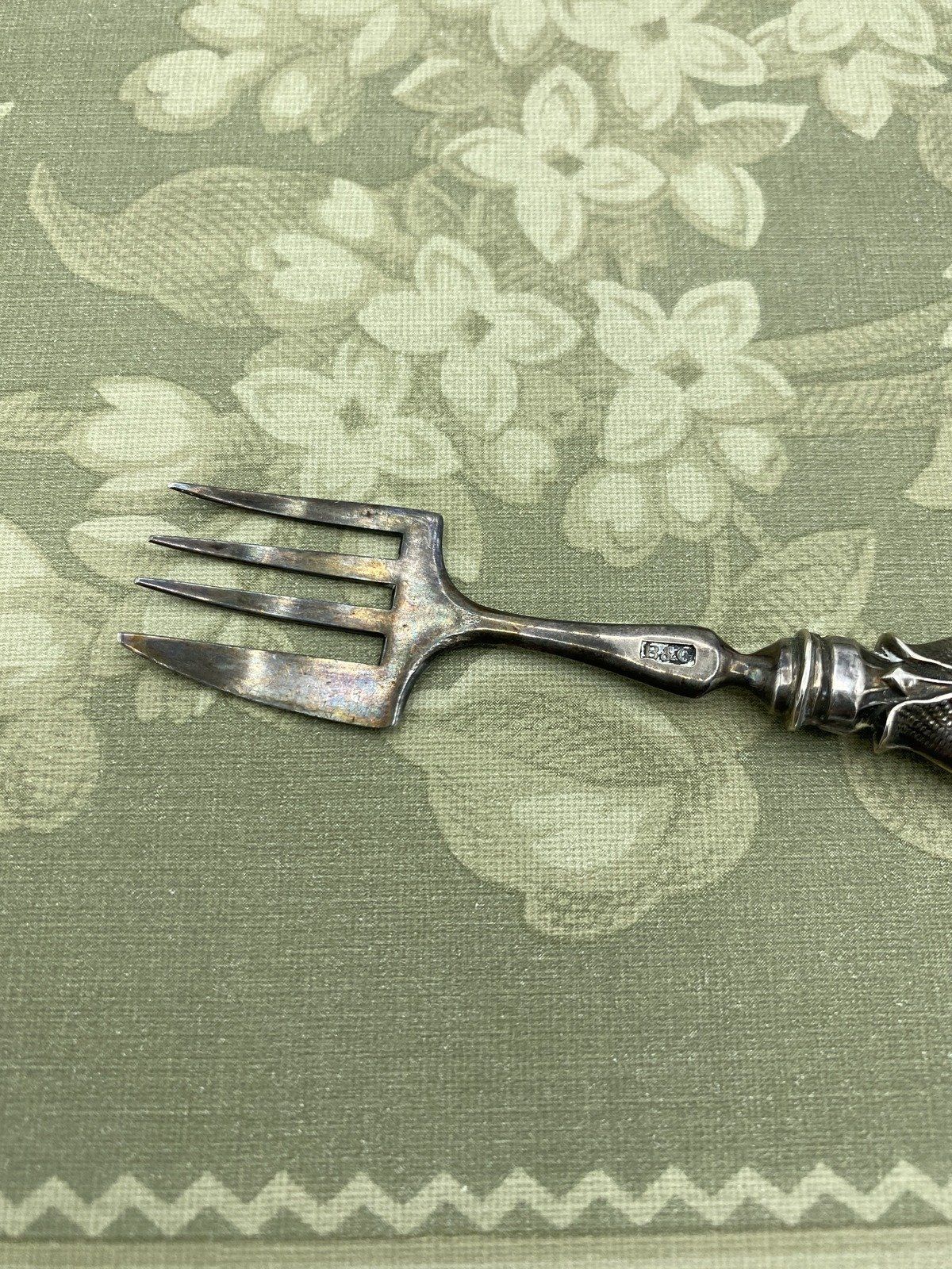 Delicate Sterling Silver Figural Handled Antique Dessert/Fish? Fork *Beautiful* 3
