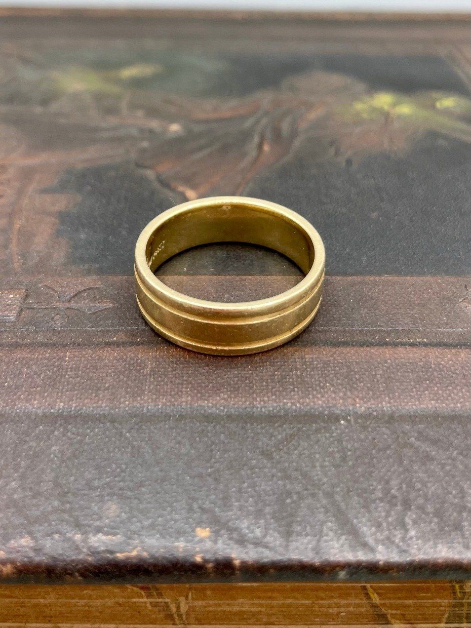Hefty 14k Gold Men's Wide Ring Band w Carved Striping 3