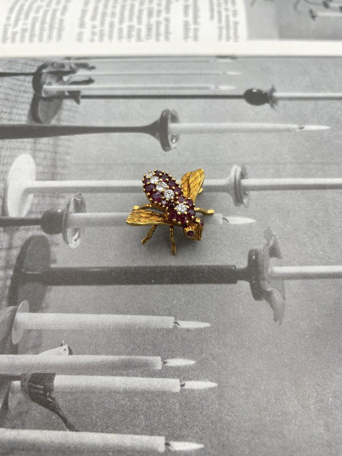Vintage c.1950s/60s 18k Gold Collectible Designer Herbert Rosenthal Ruby + Diamond Honey Bee Pin #3421 5