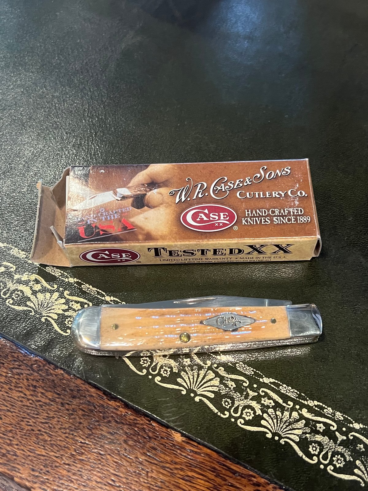 Case XX New Bone Stag Corelon Trapper 6254 SS Knife w/ Box