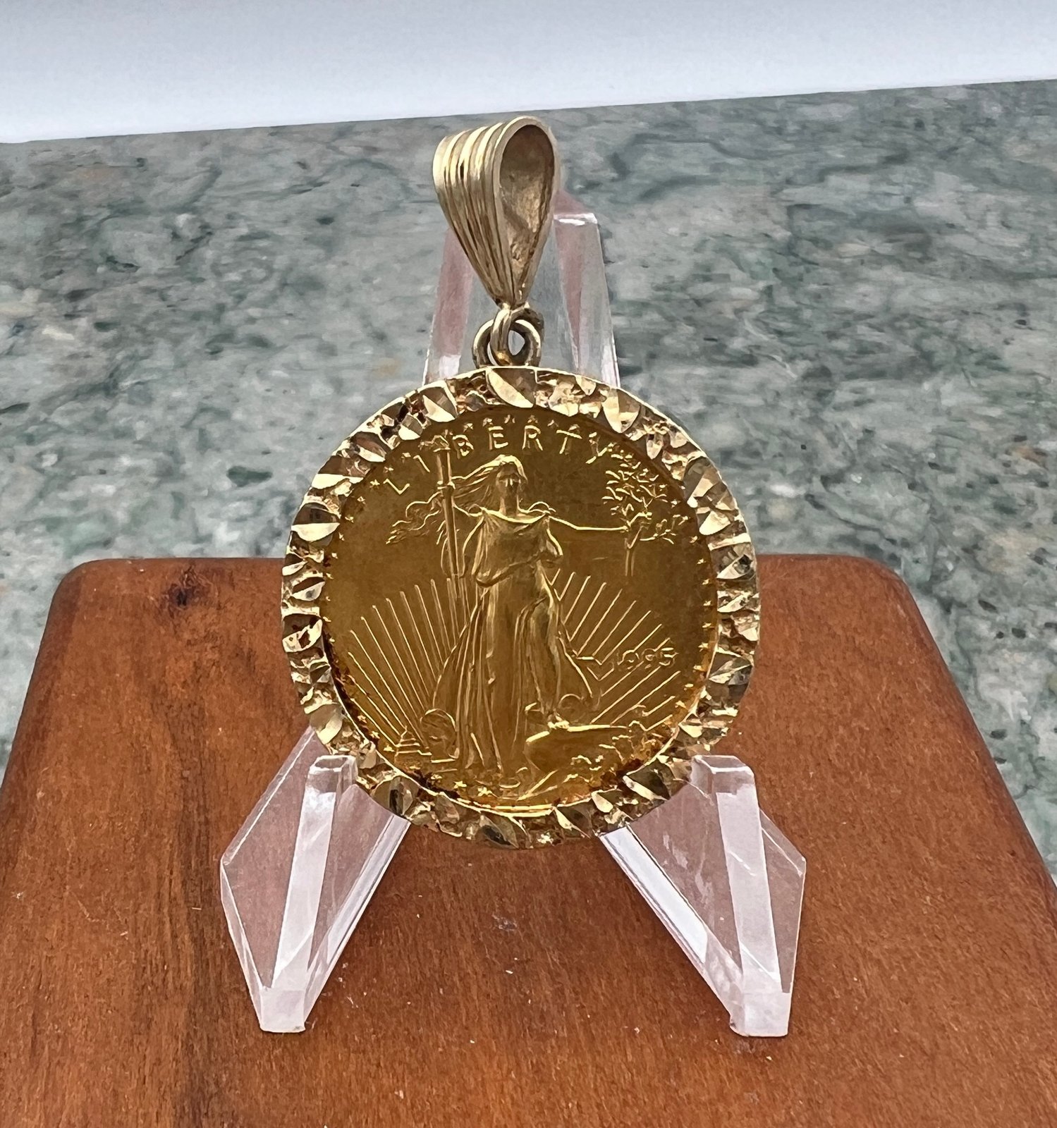 1/4 oz American Gold Eagle $10 Coin Pendant 14K Gold Diamond-Cut Bezel