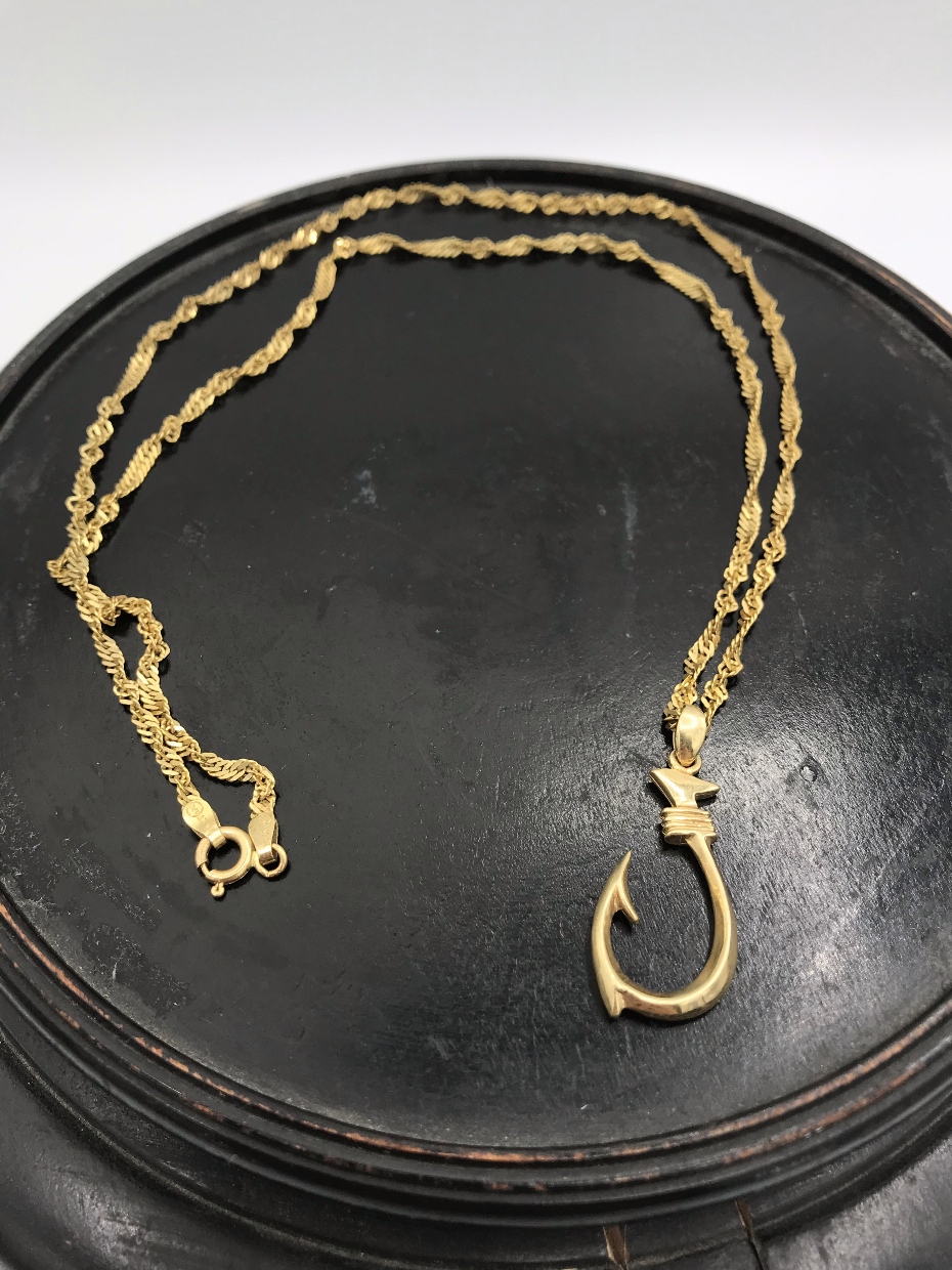 14k Gold Hawaiian Koa Makau Necklace – Wake Robbin, Consign or Sell